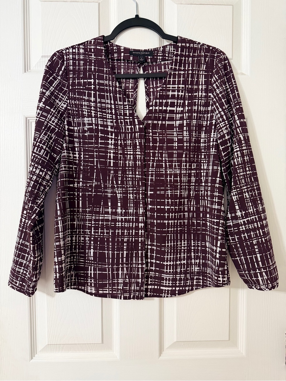 Banana Republic Plum and White Printed Keyhole Blouse